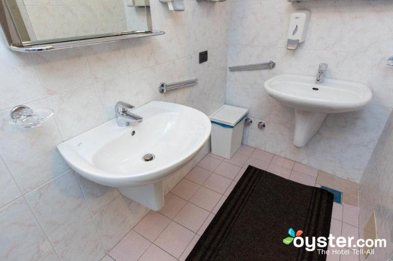 اتاق استاندارد, In Riva Al Lago