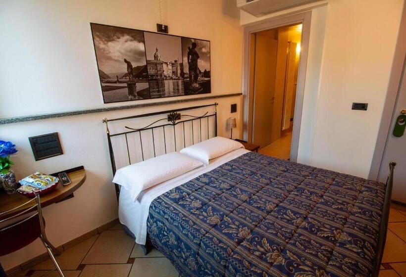 اتاق استاندارد, In Riva Al Lago