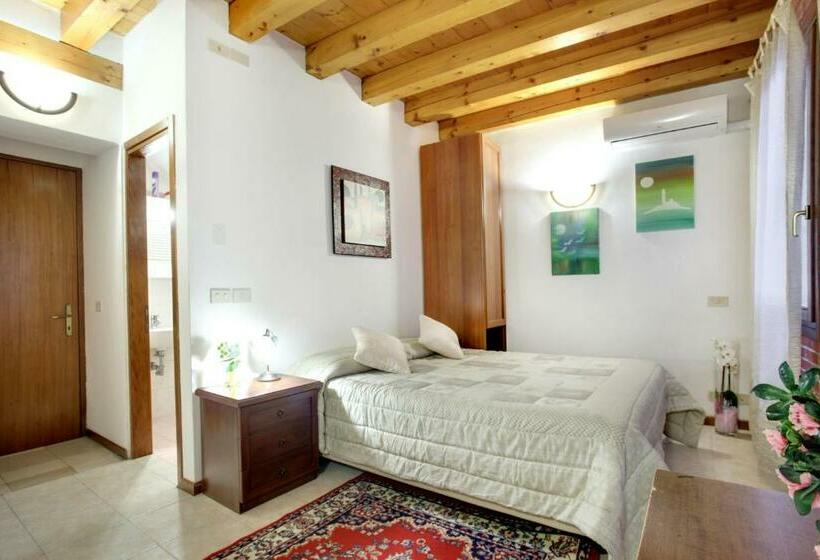 Quarto Estandar, Locanda Delle Acque