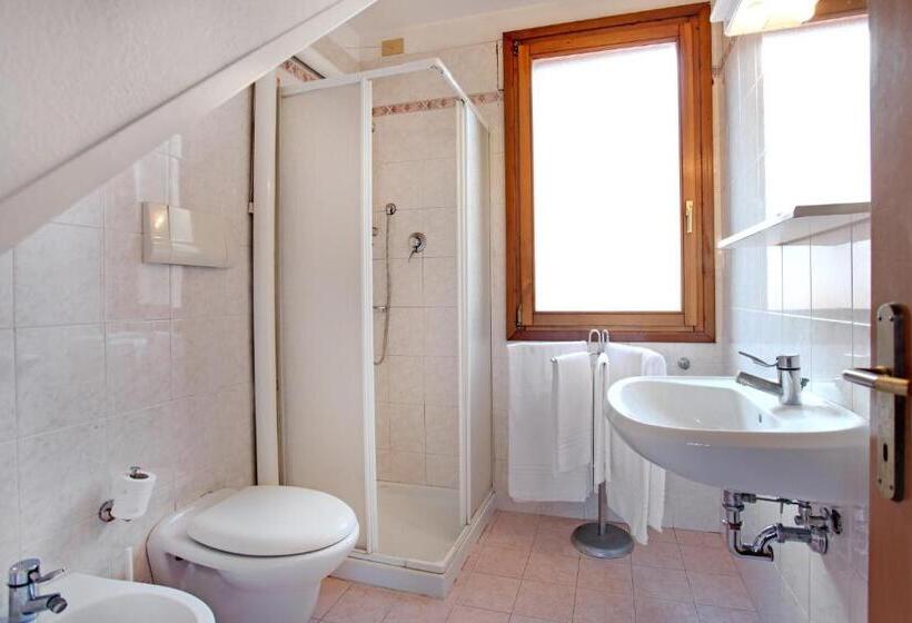 اتاق استاندارد چهار تخته, Locanda Delle Acque