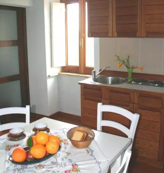 庭の見える１ベッドルームアパートメント, Farm Stay La Frescura Agriturismo