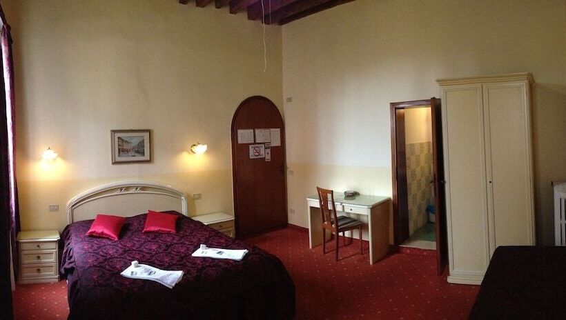 اتاق استاندارد سه نفره, Casa Linger