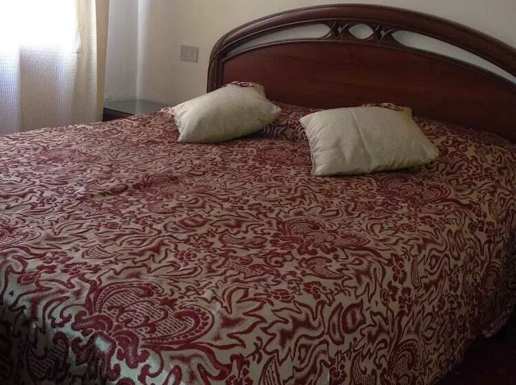 اتاق استاندارد با سرویس بهداشتی مشترک, Casa Linger