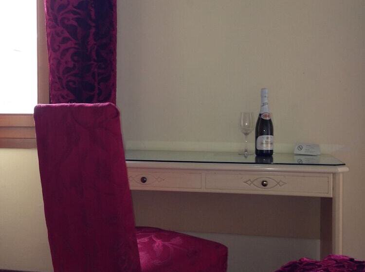 اتاق استاندارد با سرویس بهداشتی مشترک, Casa Linger