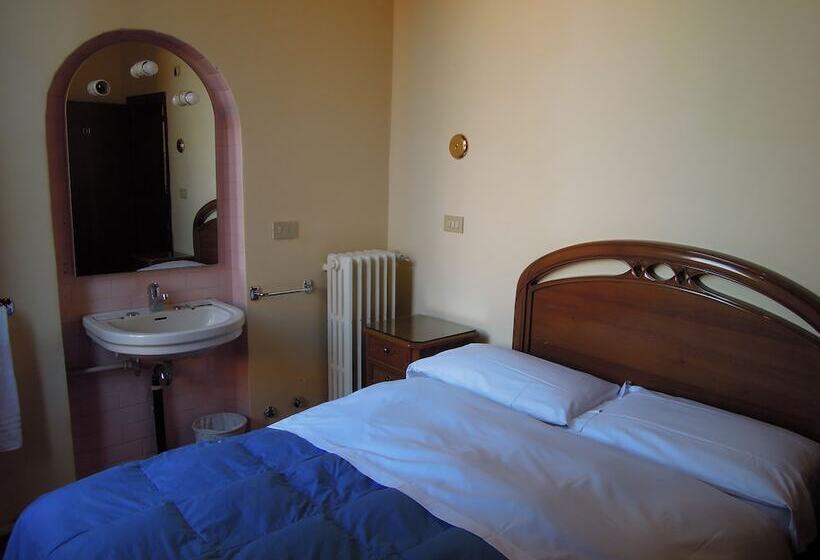 اتاق استاندارد با سرویس بهداشتی مشترک, Casa Linger