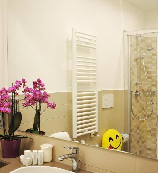 Четырехместный Номер Стандарт, Adelphi