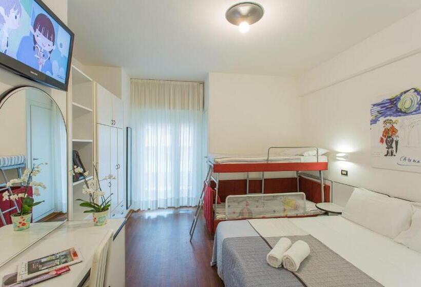 Четырехместный Номер Стандарт, Adelphi