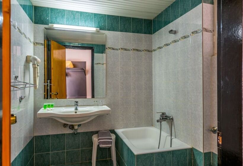 غرفة قياسية ثلاثية, Alexios