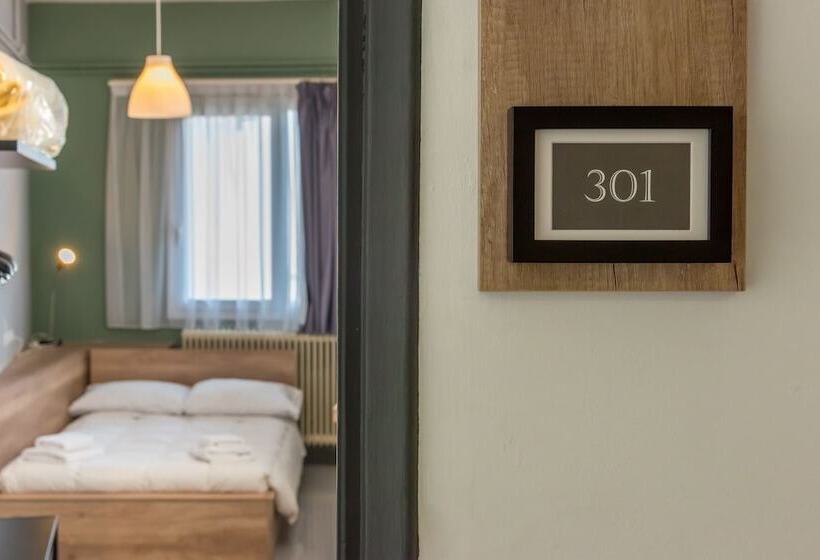 غرفة قياسية ثلاثية, Alexios