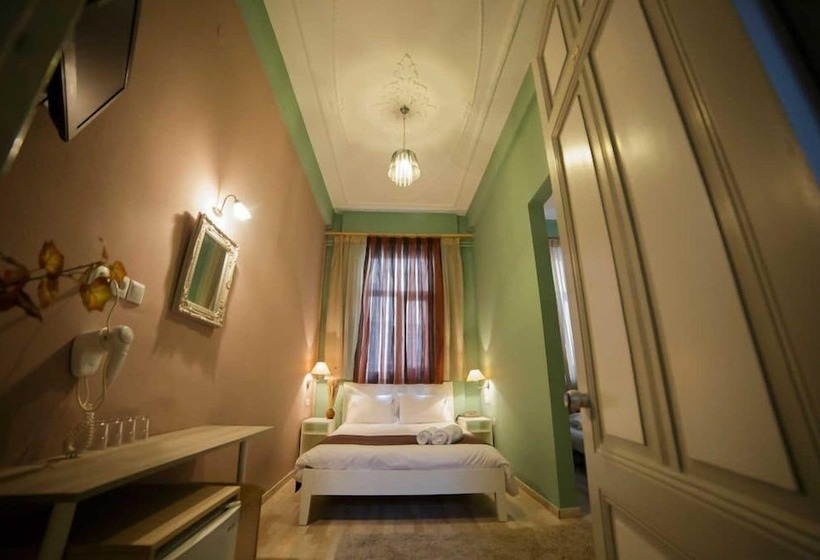 四人标准间, Atlantis