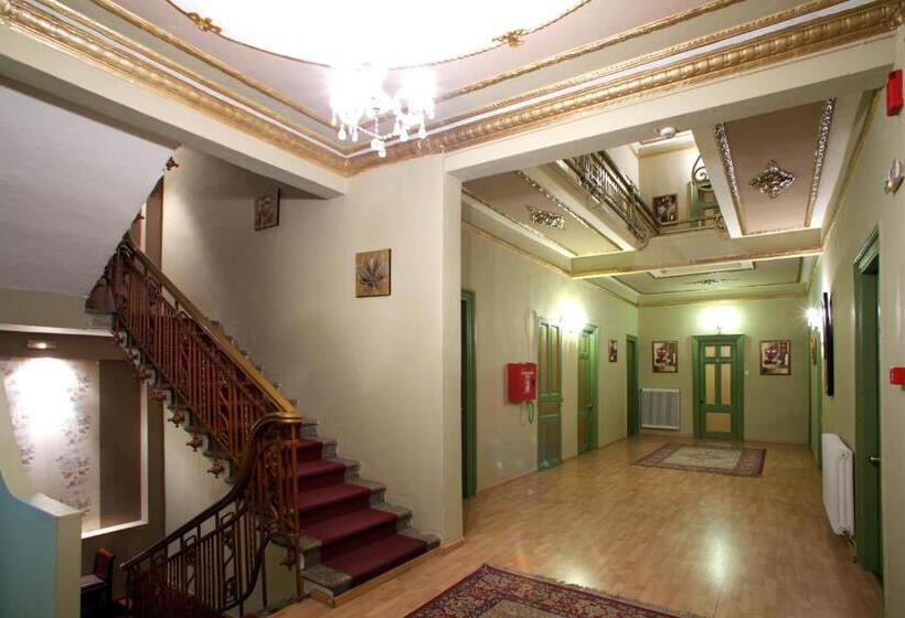 四人标准间, Atlantis