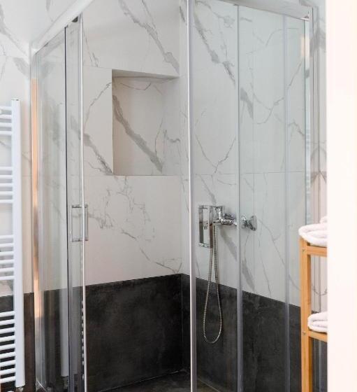 小型豪华套房, Atlantis