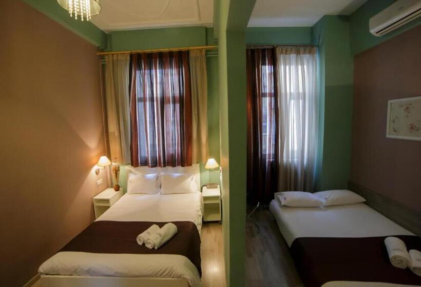 四人标准间, Atlantis