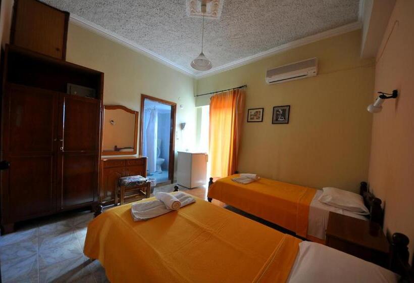 اتاق استاندارد, Bikakis Family Apartments