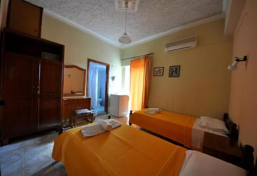 اتاق استاندارد, Bikakis Family Apartments