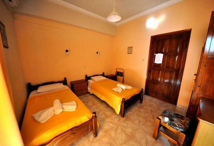 标准间, Bikakis Family Apartments