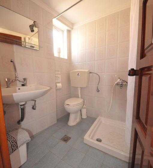 标准间, Bikakis Family Apartments