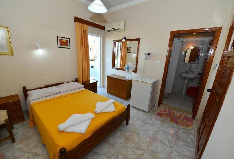 غرفة قياسية, Bikakis Family Apartments