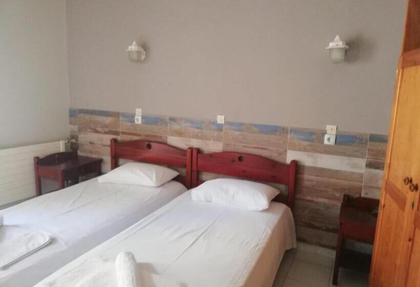 标准工作室, Bikakis Family Apartments