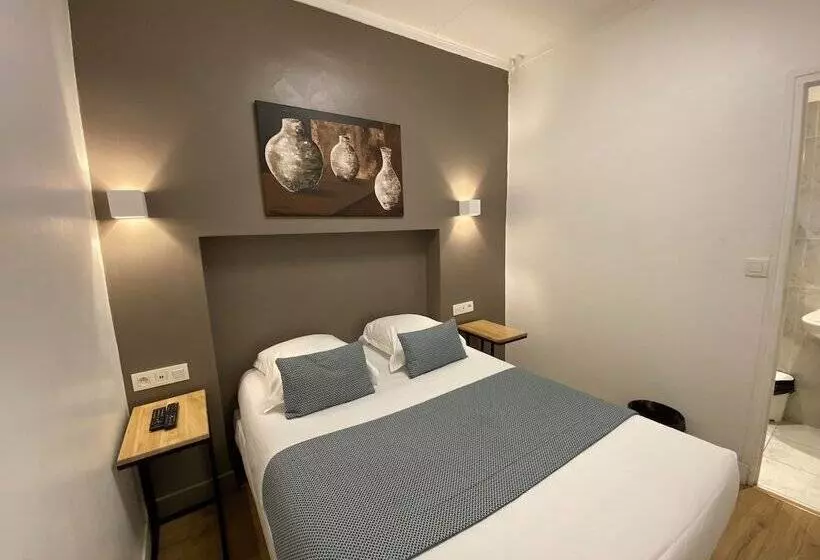 Standard Neljän Hengen Huone, Lyo Hôtel   Centre Lyon Perrache