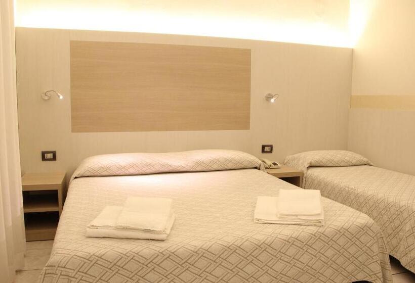 标准三人间, Due Giardini