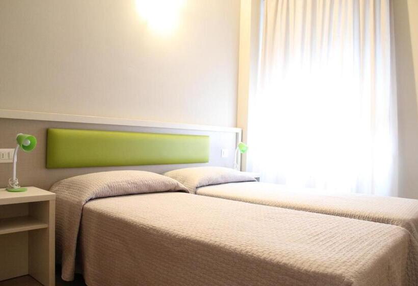 共用浴室的经济型房间, Due Giardini