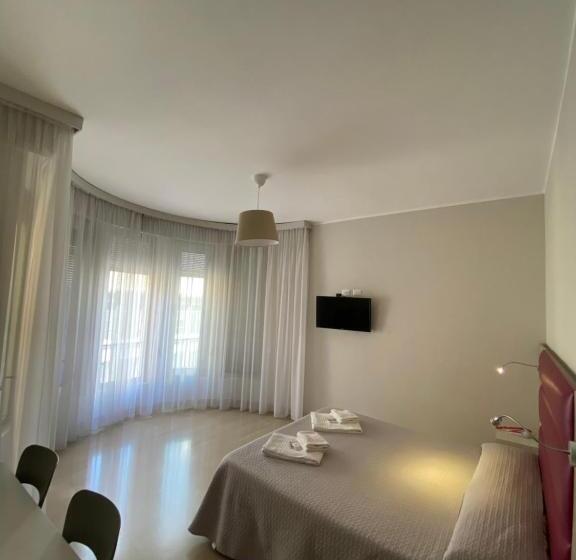 带共用浴室的标准房间, Due Giardini