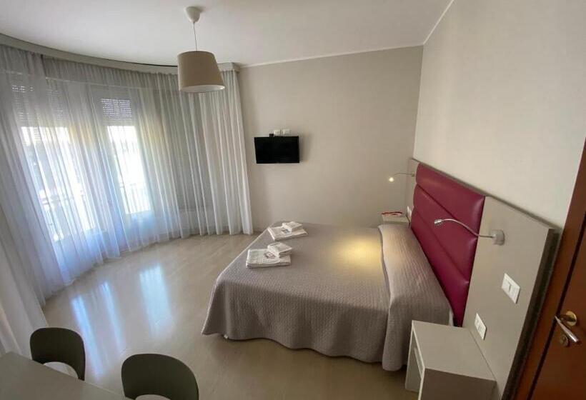 带共用浴室的标准房间, Due Giardini