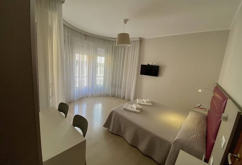 带共用浴室的标准房间, Due Giardini