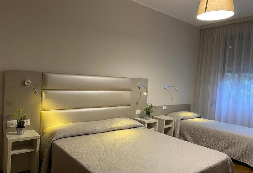 标准三人间, Due Giardini