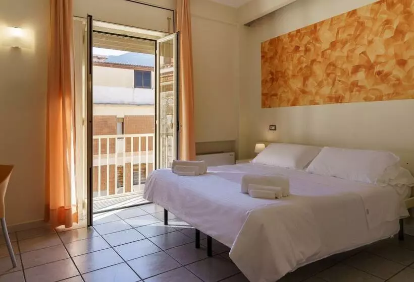 Standard-huone, Tirreno