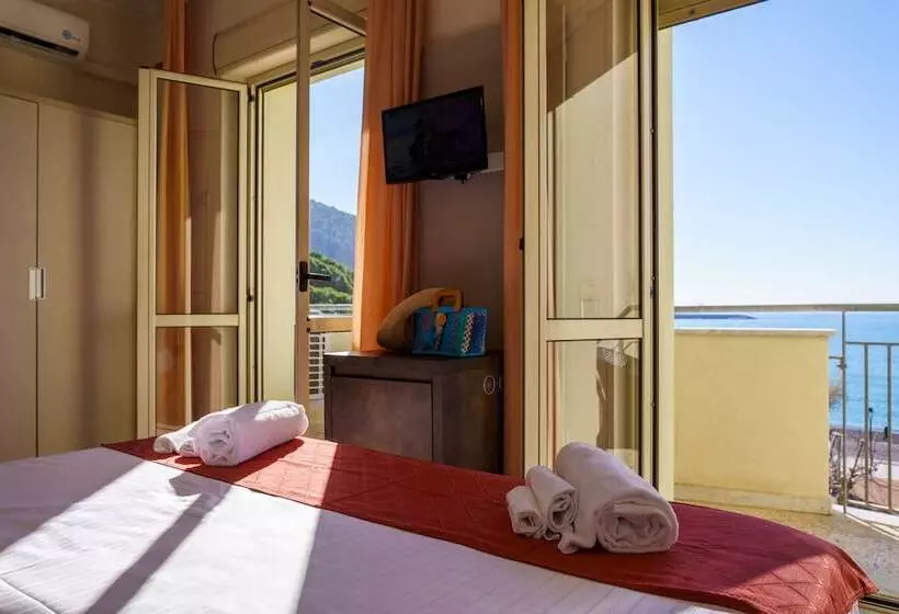 Standard-huone, Tirreno