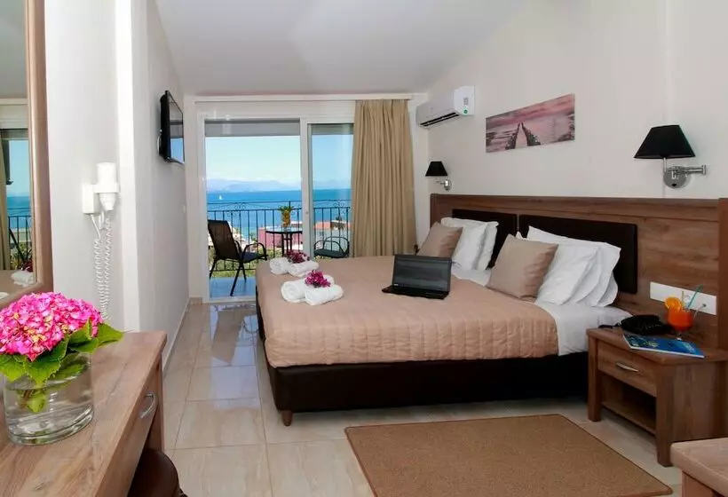 Chambre Supérieure Vue Mer, Yannis Corfu