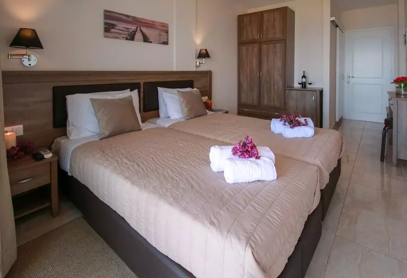 Chambre Standard, Yannis Corfu
