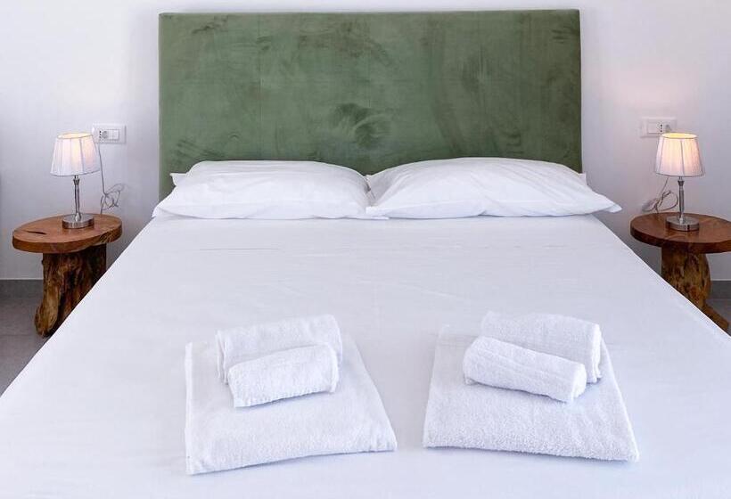 חדר דלוקס לשלושה, Dimora Calauriia Adults Only