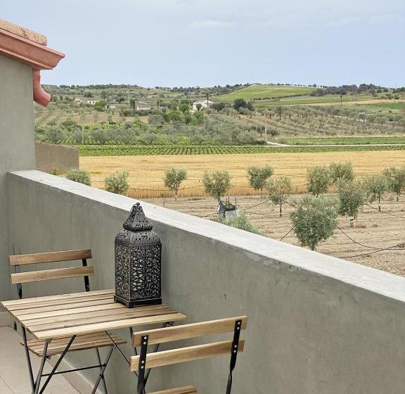 חדר דלוקס לשלושה, Dimora Calauriia Adults Only