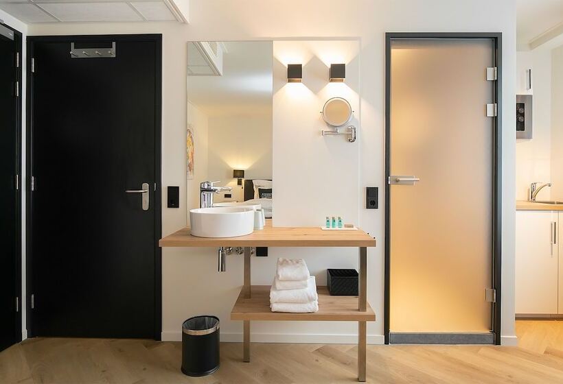 디럭스 룸, Snoozz Hotels