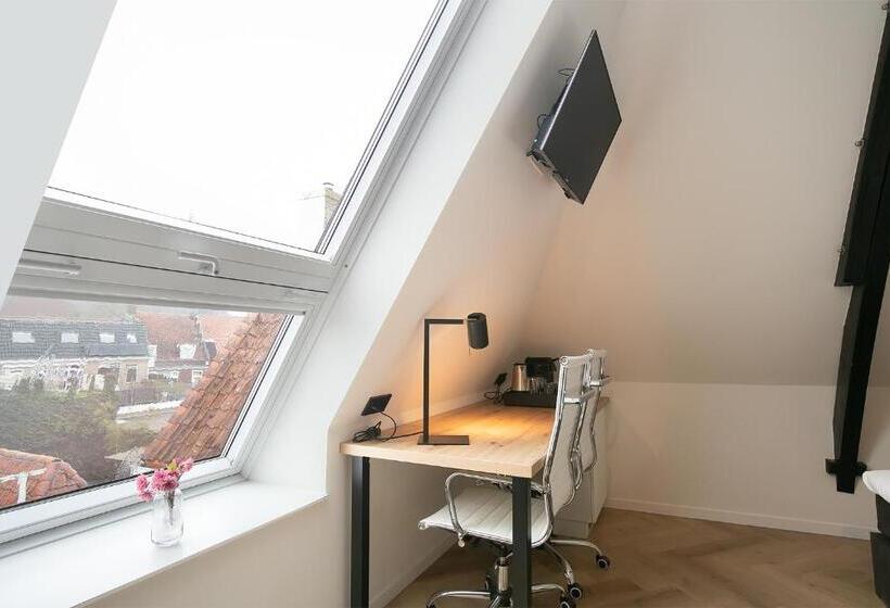 带大床的标准间, Snoozz Hotels