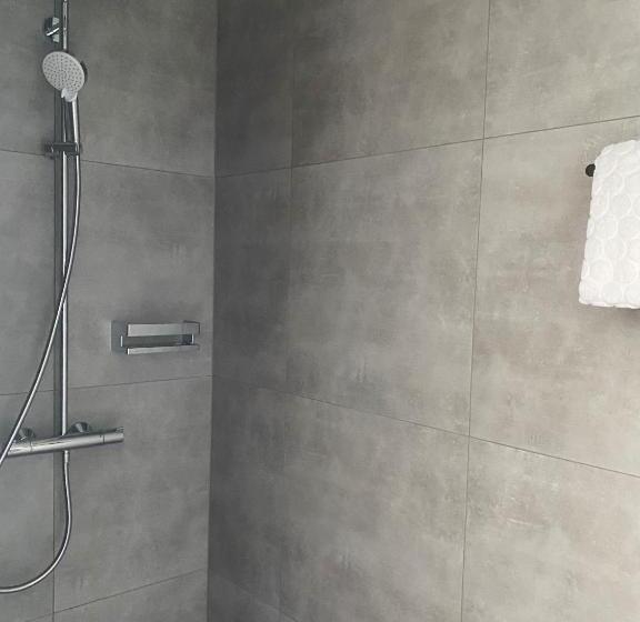 豪华房间, Snoozz Hotels