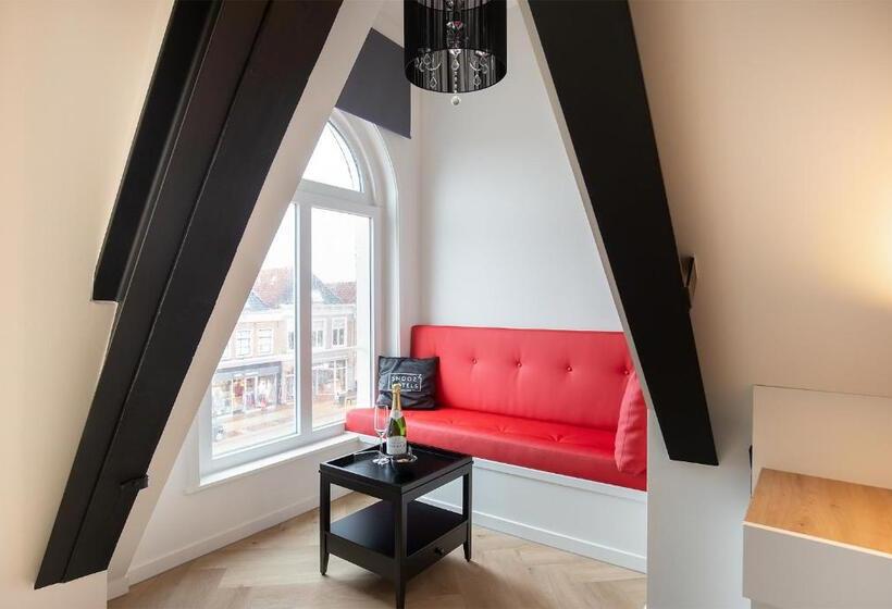 带大床的高级房间, Snoozz Hotels