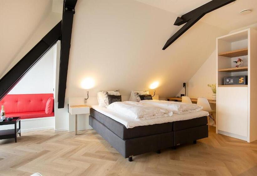 带大床的高级房间, Snoozz Hotels