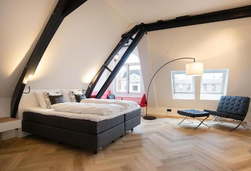 带大床的高级房间, Snoozz Hotels