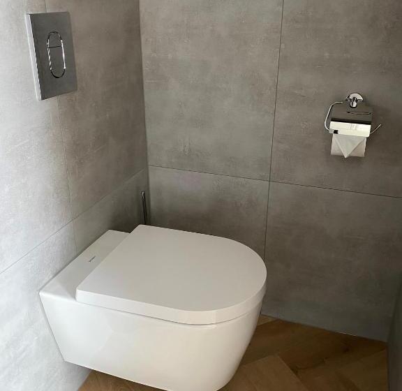 带大床的高级房间, Snoozz Hotels