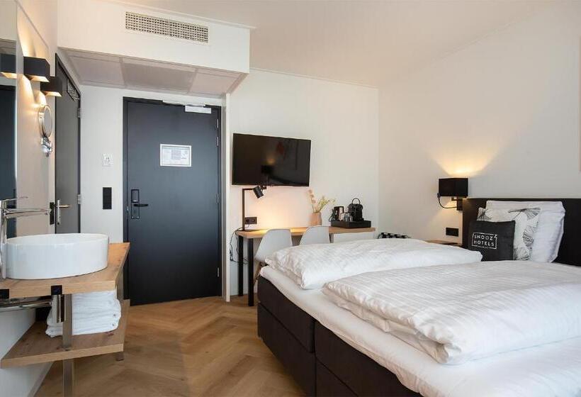 带大床的标准间, Snoozz Hotels