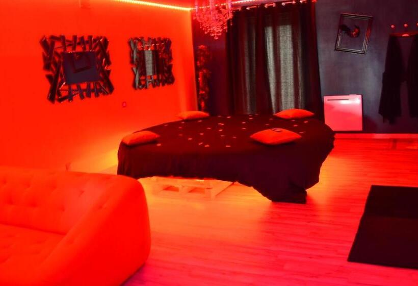 غرفة قياسية, Nuit Insolite Room Love