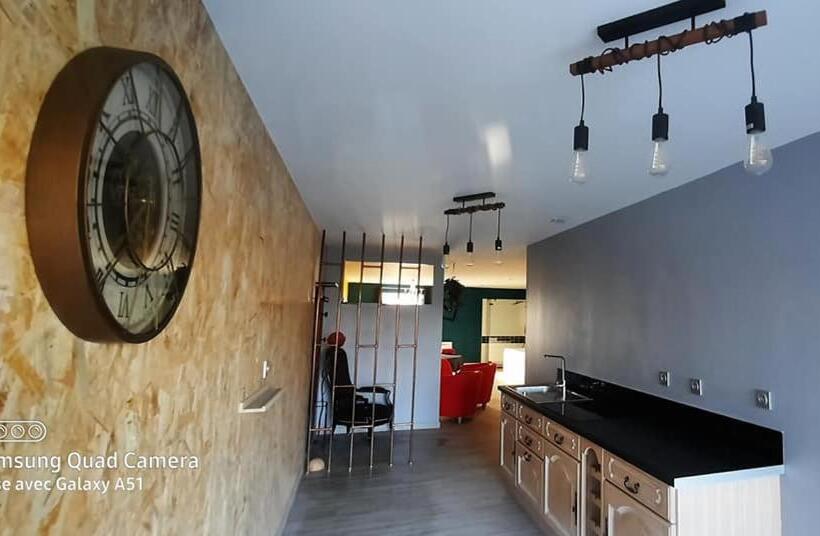 غرفة قياسية, Nuit Insolite Room Love