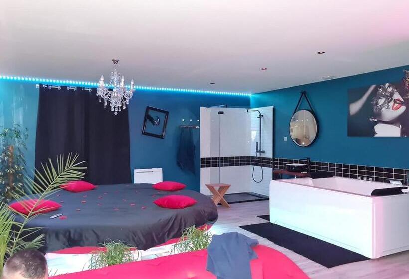 غرفة قياسية, Nuit Insolite Room Love