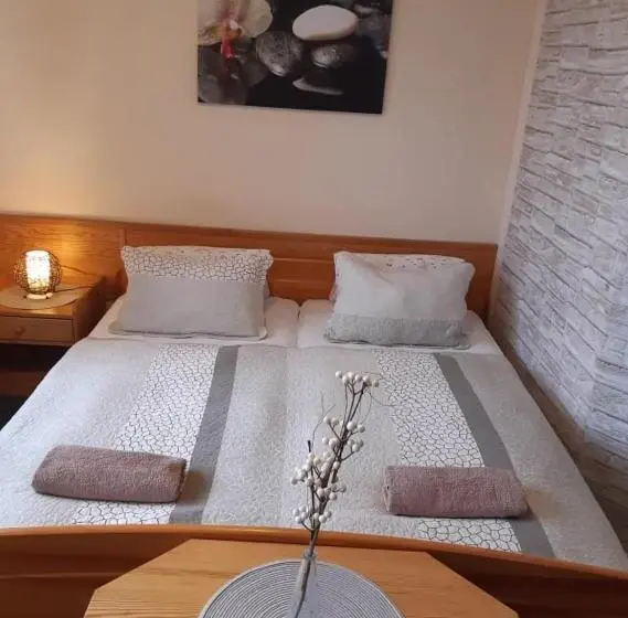 اتاق استاندارد چهارنفره با بالکن, Vila Happy