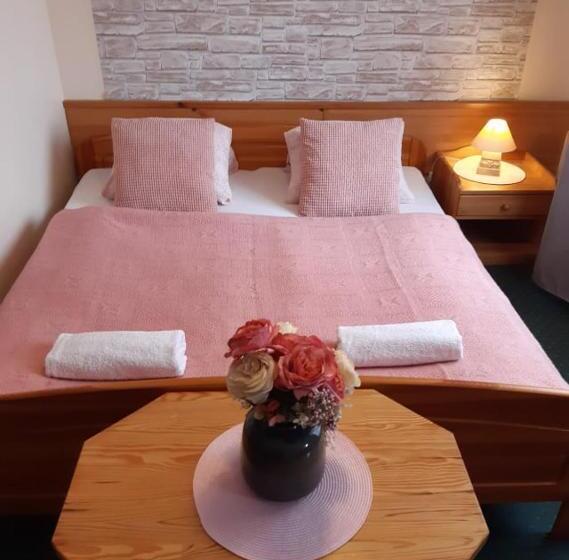 اتاق استاندارد چهار تخته, Vila Happy