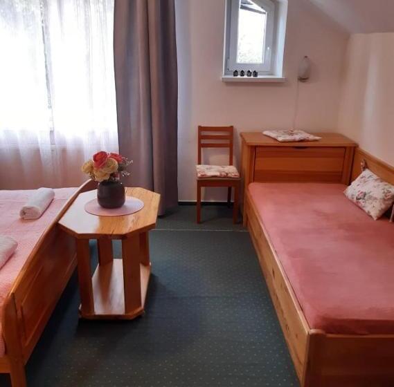 اتاق استاندارد چهار تخته, Vila Happy